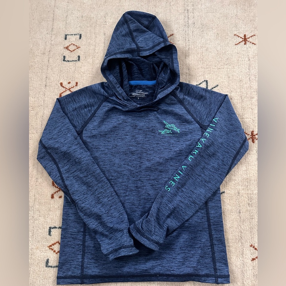 Boys Vineyard Vines fishing performance shirt with hood, size 7
